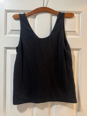 The commons  Women's Black Scoop Neck Tank Top